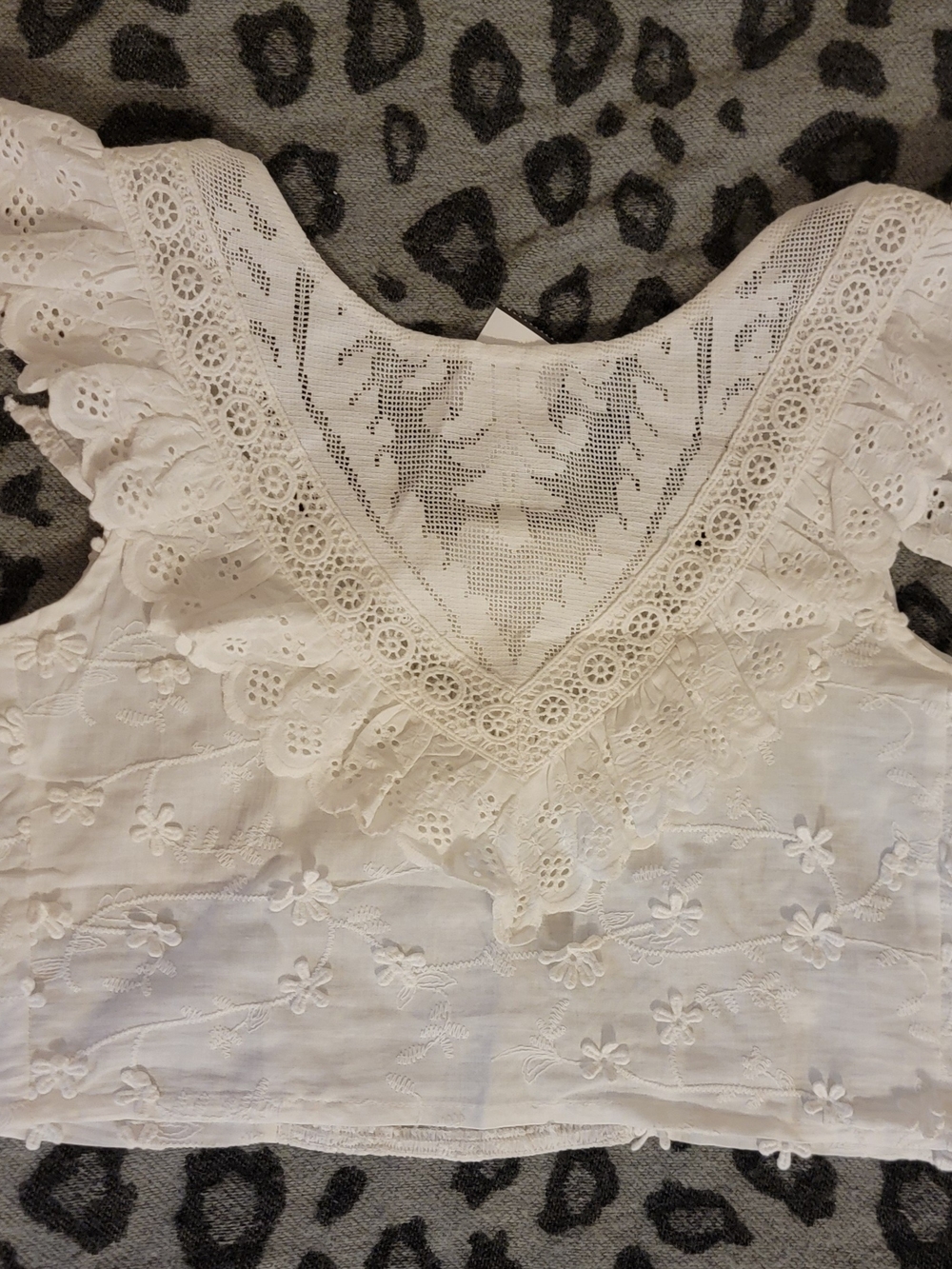 Altar'd State White Eyelet Lace Ruffle Crop Top Medium NWT - Picture 2 of 6